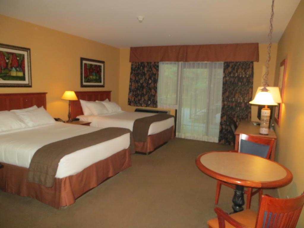 Hotel St-Bernard Saint-Bernard-de-Lacolle Pokój zdjęcie