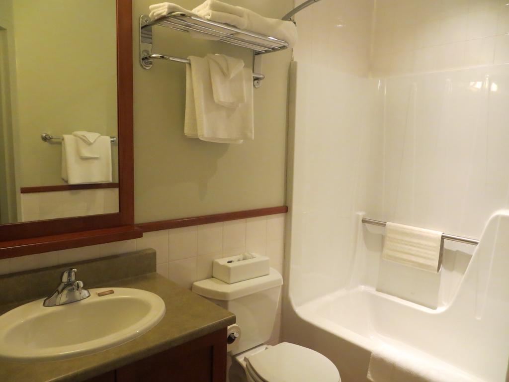 Hotel St-Bernard Saint-Bernard-de-Lacolle Pokój zdjęcie