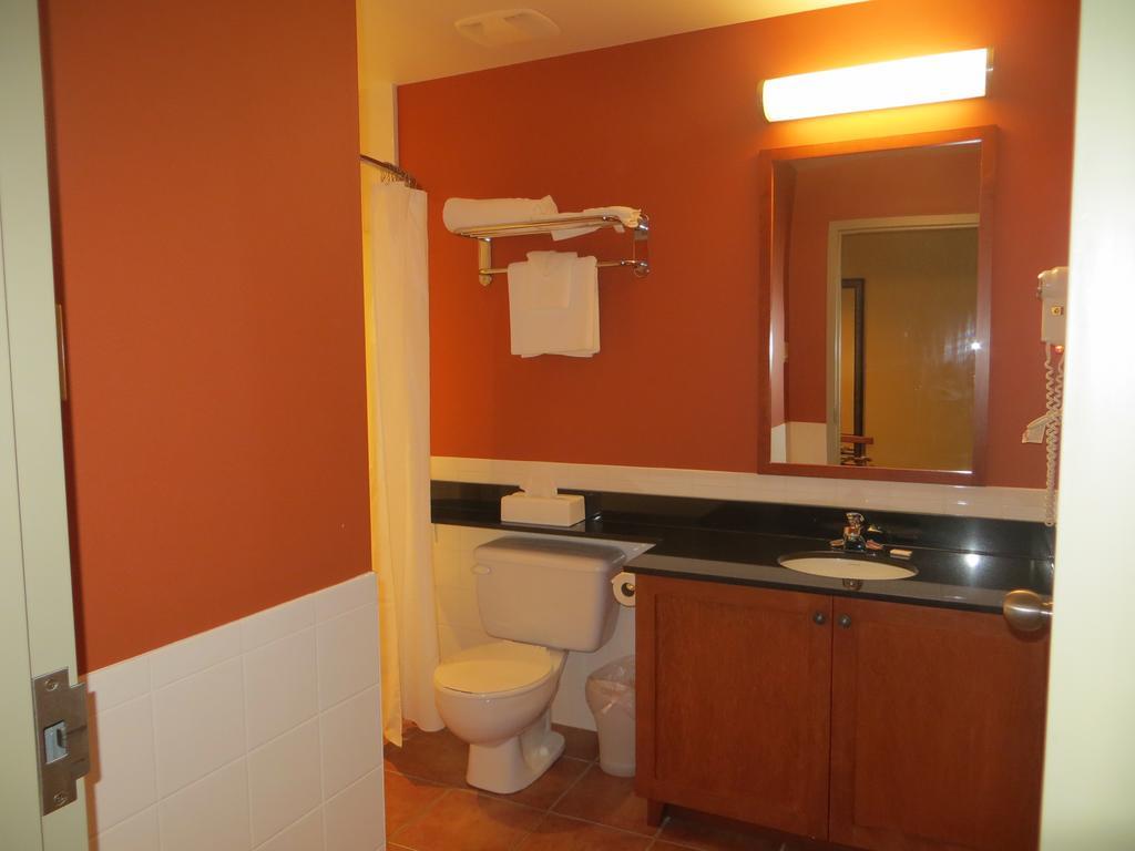 Hotel St-Bernard Saint-Bernard-de-Lacolle Pokój zdjęcie
