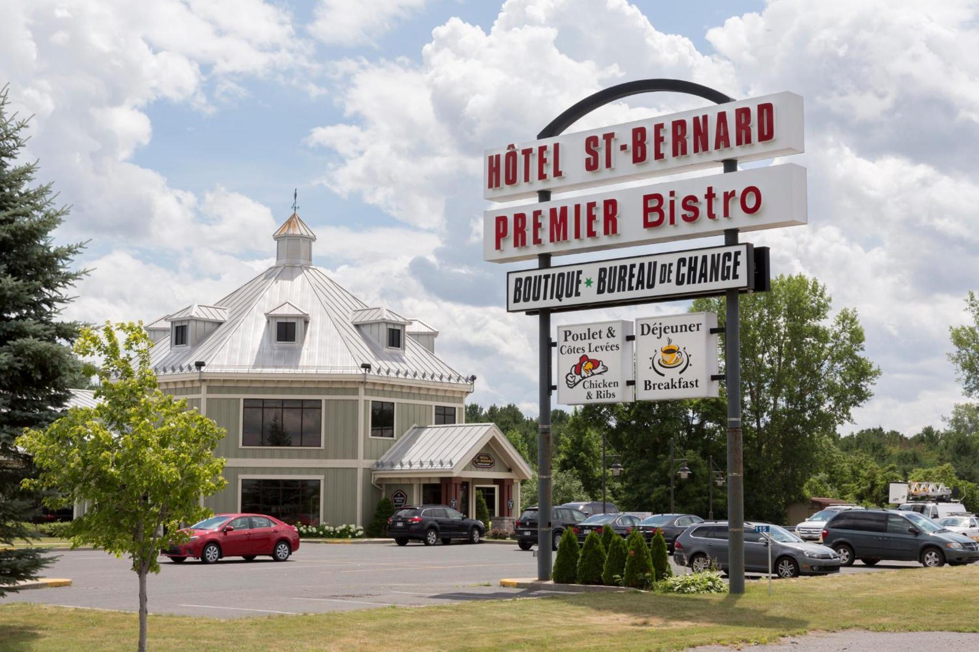 Hotel St-Bernard Saint-Bernard-de-Lacolle Zewnętrze zdjęcie