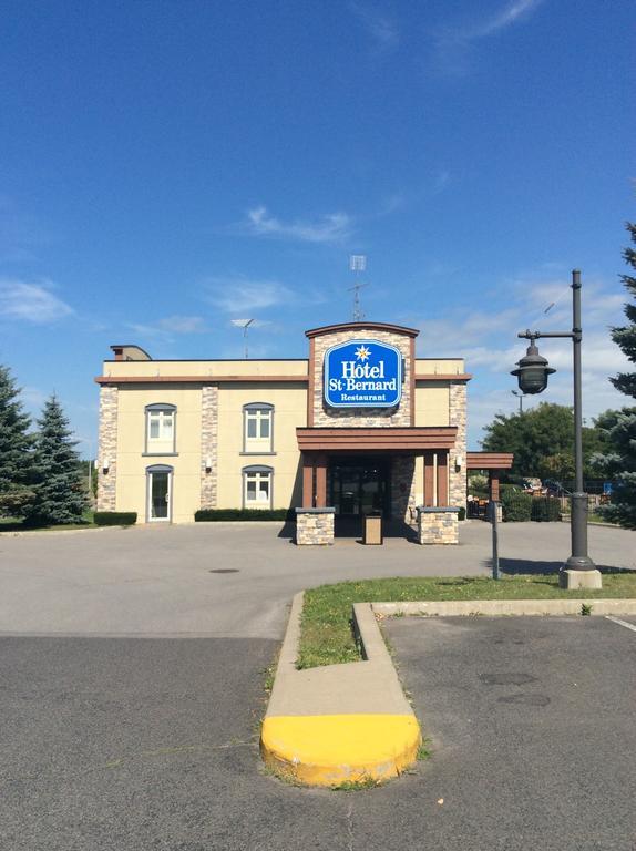 Hotel St-Bernard Saint-Bernard-de-Lacolle Zewnętrze zdjęcie